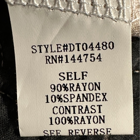 NWT Davi & Dani top. - Picture 7 of 8